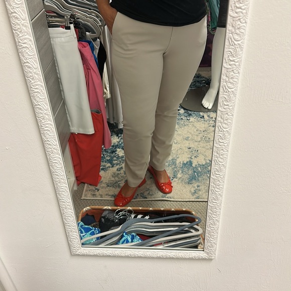 Chic & Comfortable! - Picture 2 of 9